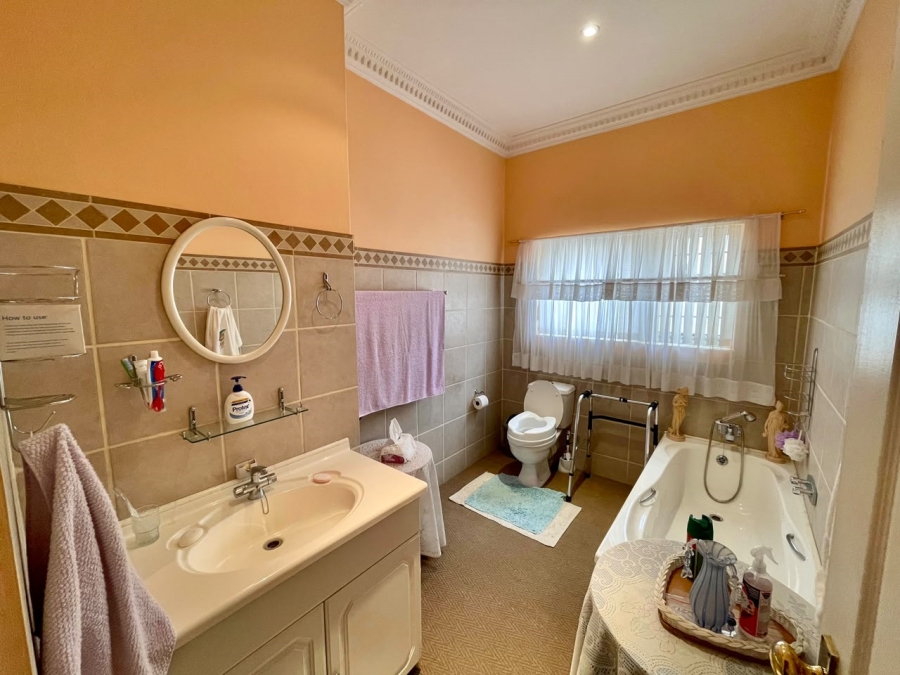 3 Bedroom Property for Sale in Protea Park North West